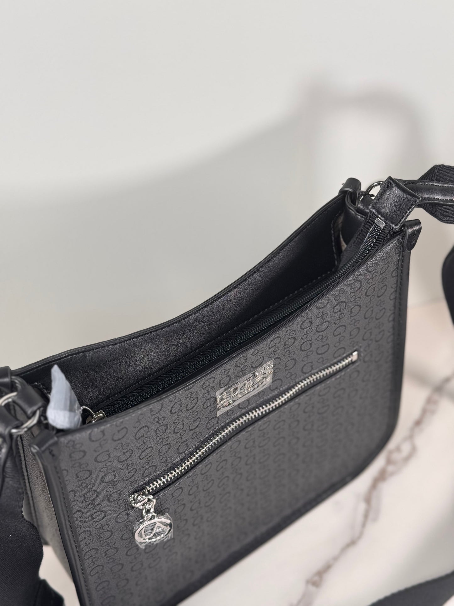 Morral Guess