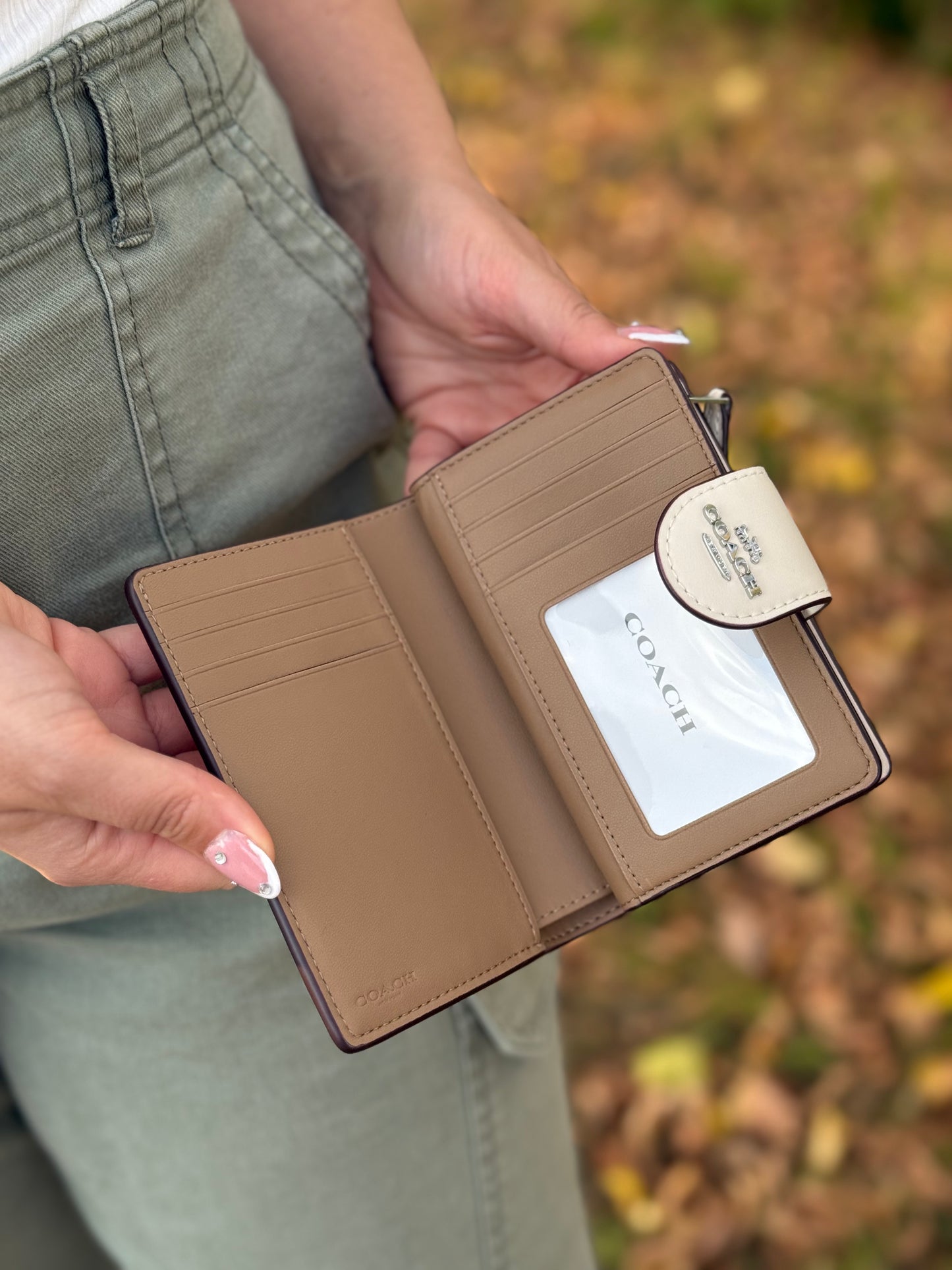 Medium Corner Zip Billetera Coach