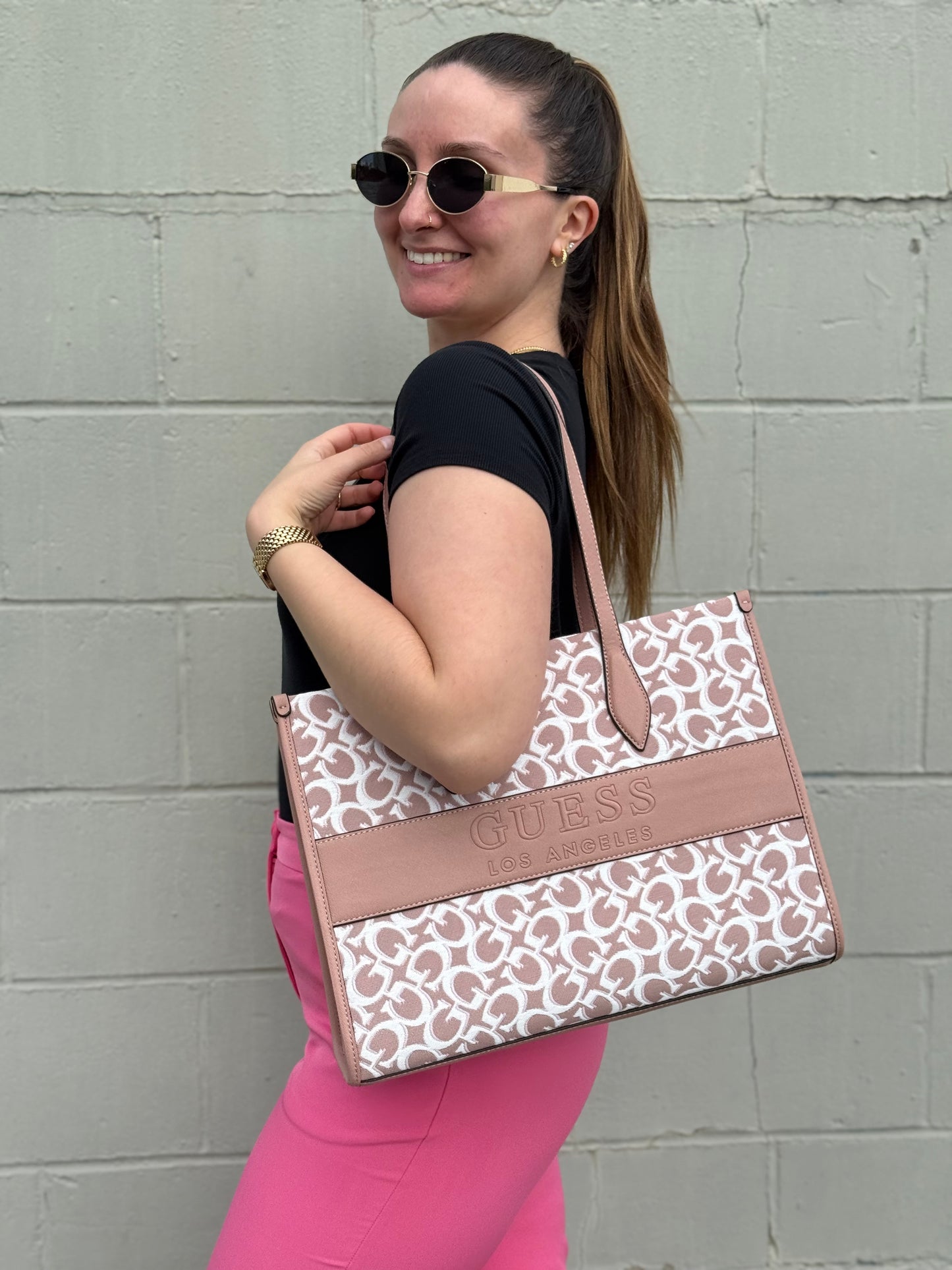 Tote Guess