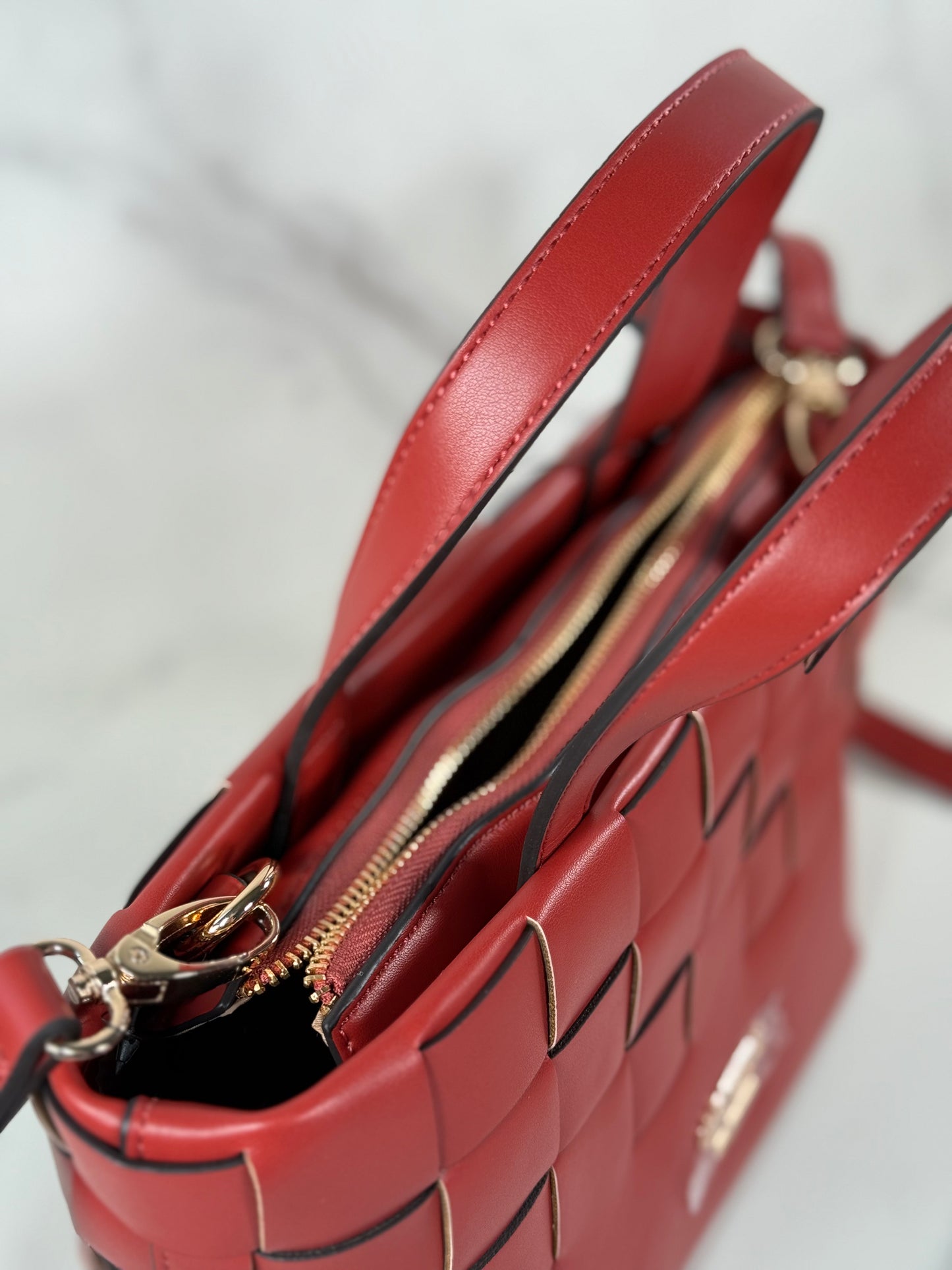 Mini Tote Guess