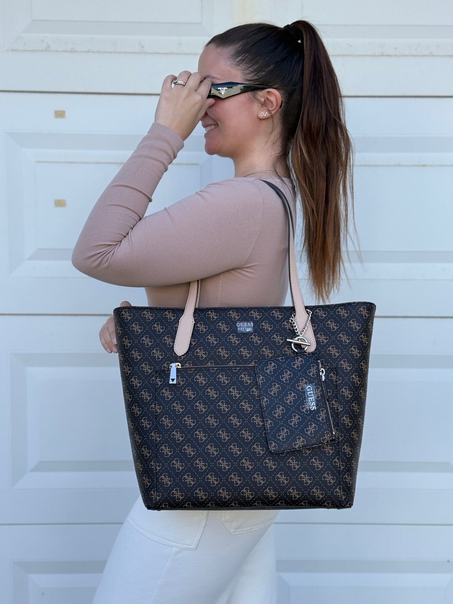 Tote Guess