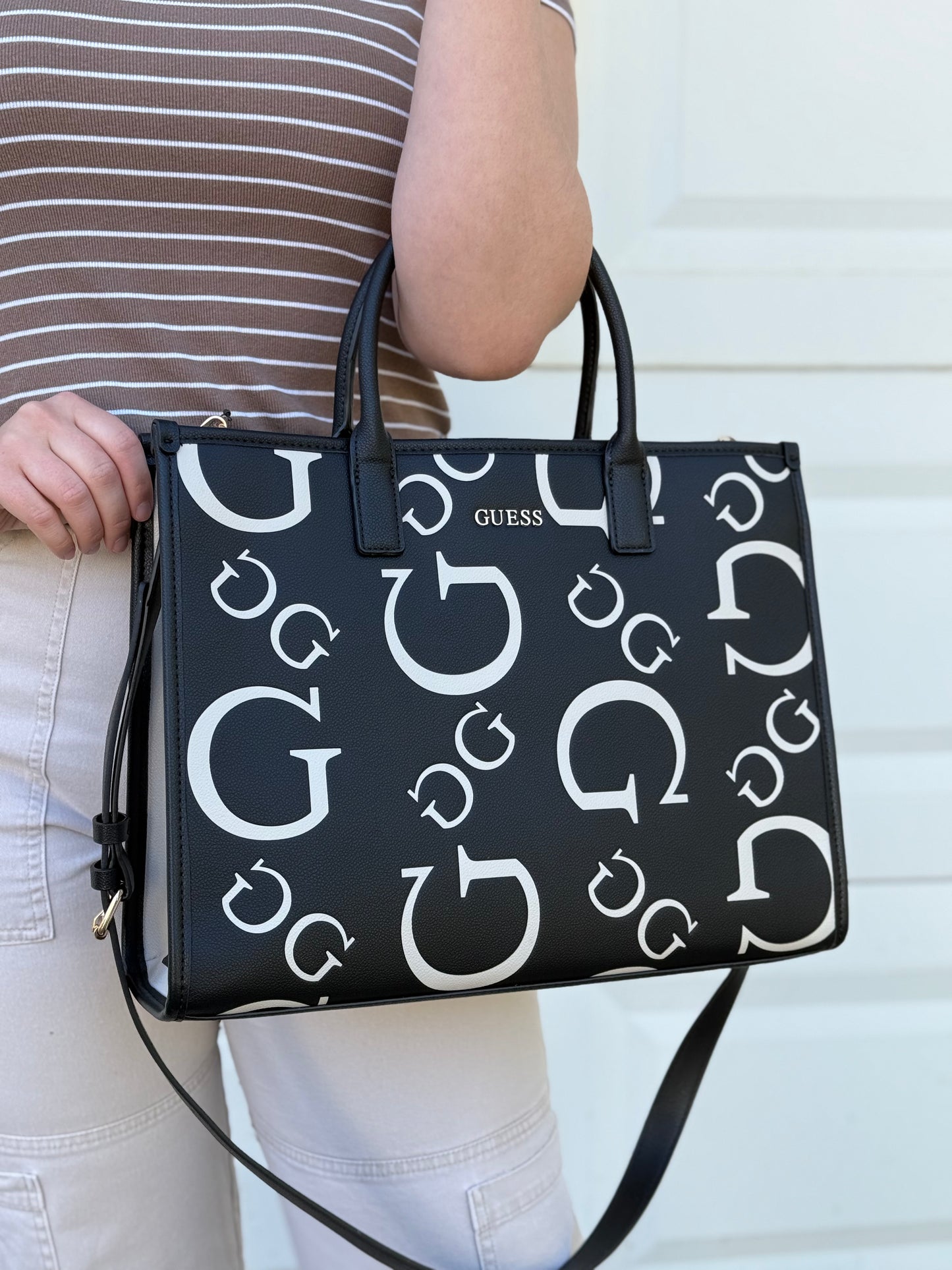 Satchel Guess