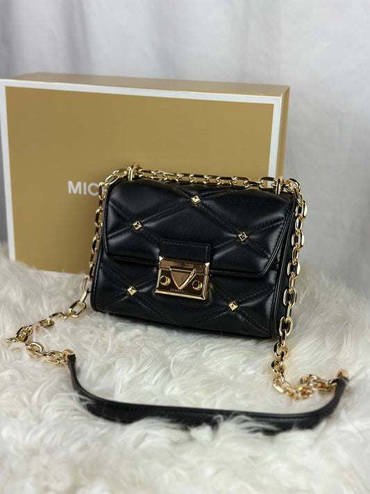 Cartera Morral Michael Kors Serena con Tachuelas