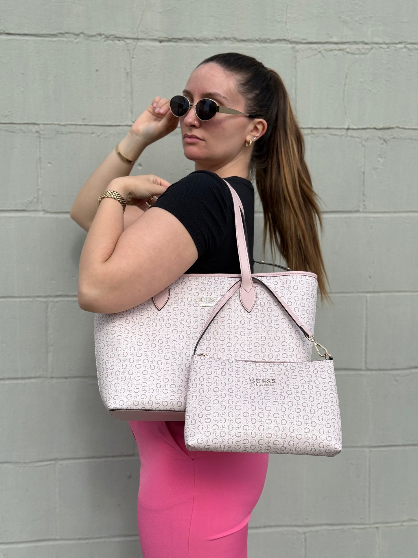 Tote Guess